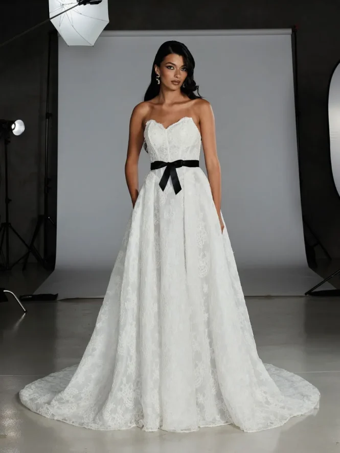 Fontaine by Evie Young